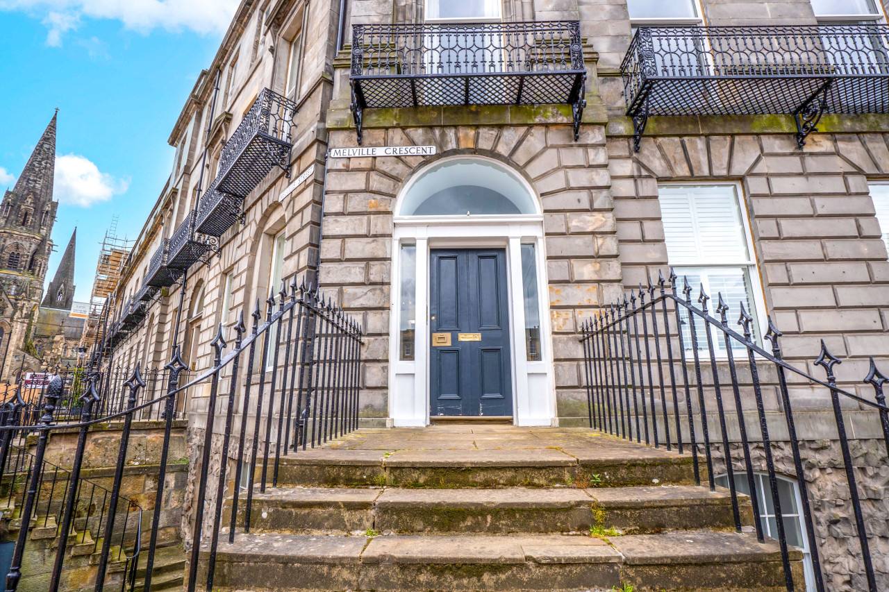 West End Flat with Majestic Views